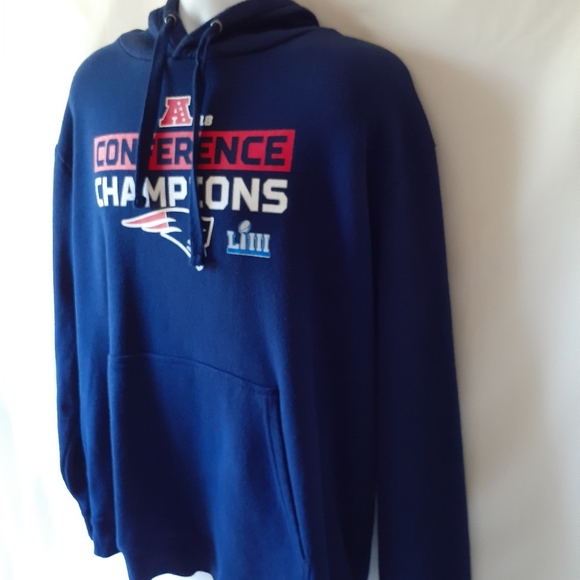 New England Patriots Men's Pullover Hoodie - Picture 6 of 7